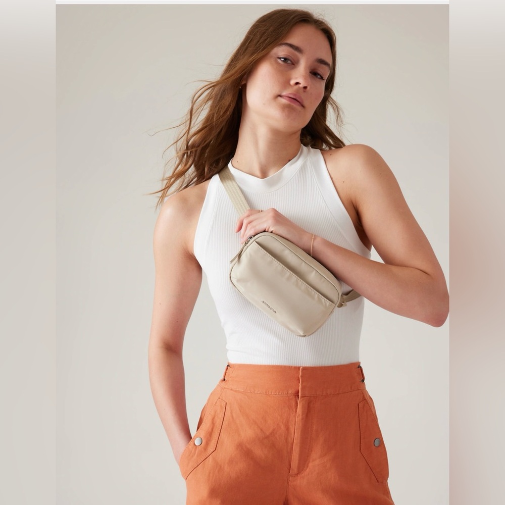 Athleta beige crossbody belt bag
